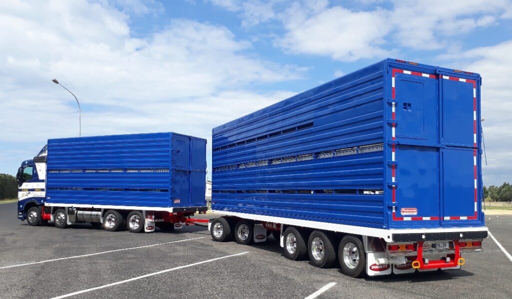 Sacarse el carnet E en Valencia en nuestra autoescuela Sacarse el carnet E en Valencia en nuestra autoescuela